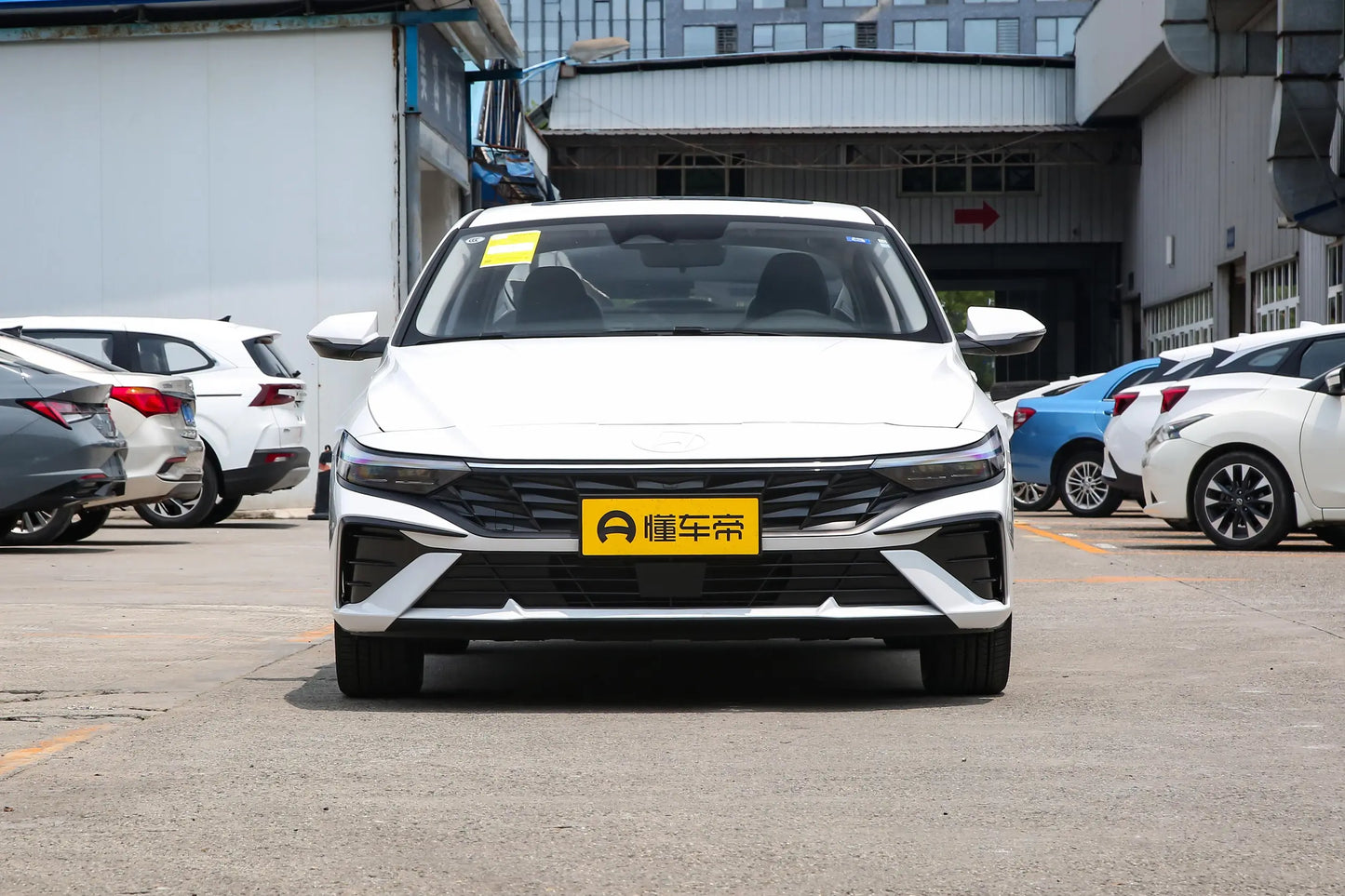 Hyundai Elantra 2023 1.5L CVT LUX Premium Edition